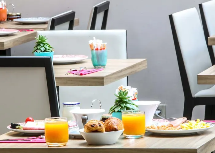 Отель Vic Eiffel