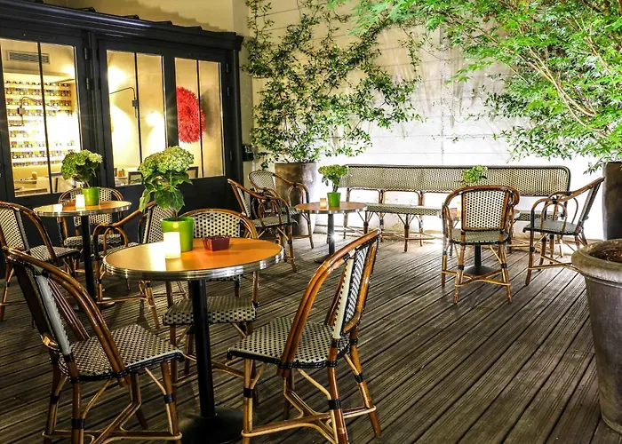 Vic Eiffel Отель