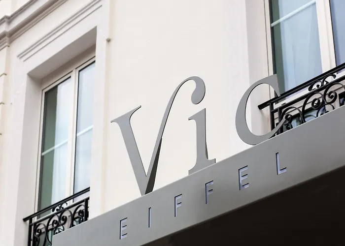 Vic Eiffel 3*