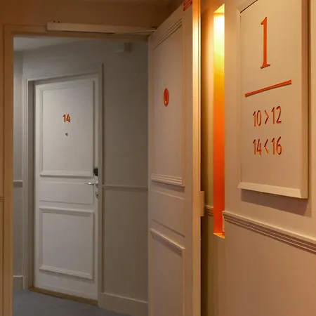 Vic Eiffel Отель 3*