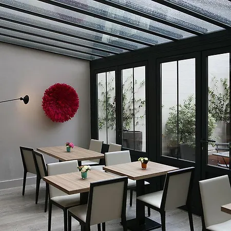 Vic Eiffel Hotel 3*