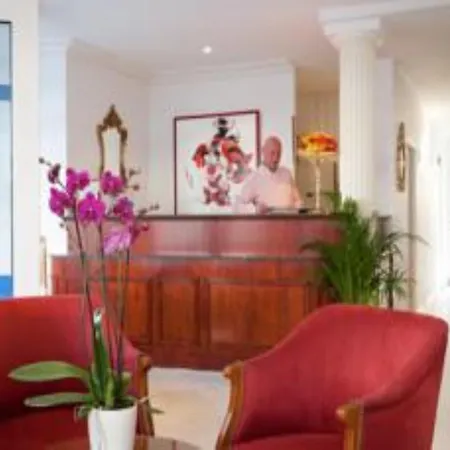 Vic Eiffel Hotel