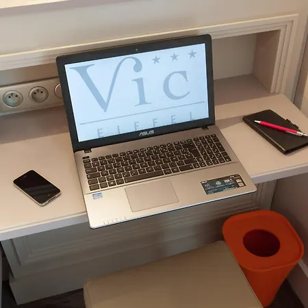 Vic Eiffel 3* París