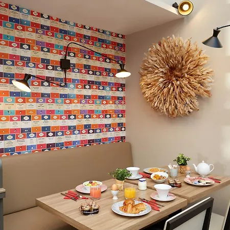 Vic Eiffel Hotel París