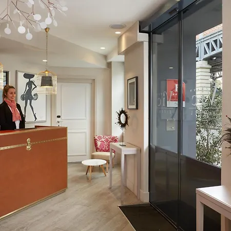Vic Eiffel Hotel París