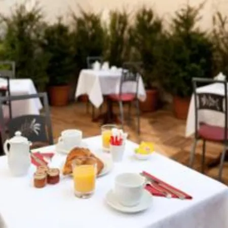 Vic Eiffel 3* París